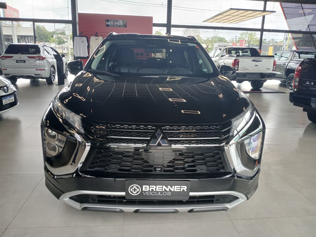 Foto Mitsubishi Eclipse Cross HPE 2025